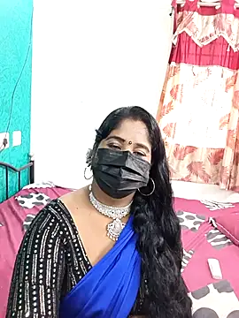 tamil-aunt online show from 11/07/25, 04:17