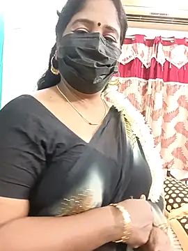 tamil-aunt online show from 11/01/25, 02:44