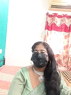 tamil-aunt online show from 10/13/25, 04:25