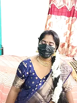 tamil-aunt online show from 11/05/25, 03:42