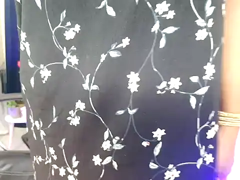 your Tanu 02 online show from 10/23/25, 07:56