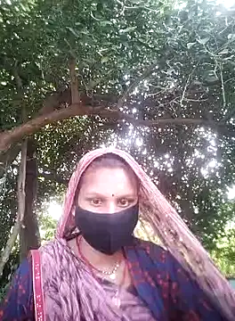 Snapshot of rasmi_powar chatting on 10/15/25, 08:55 rasmi powar online show from 10/15/25, 08:55