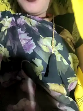 Snapshot of rasmi_powar chatting on 11/03/25, 03:48 rasmi powar online show from 11/03/25, 03:48