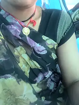 Snapshot of rasmi_powar chatting on 11/06/25, 02:04 rasmi powar online show from 11/06/25, 02:04