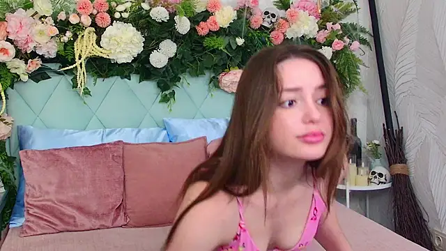 JulliRoss online show from 11/05/25, 05:21