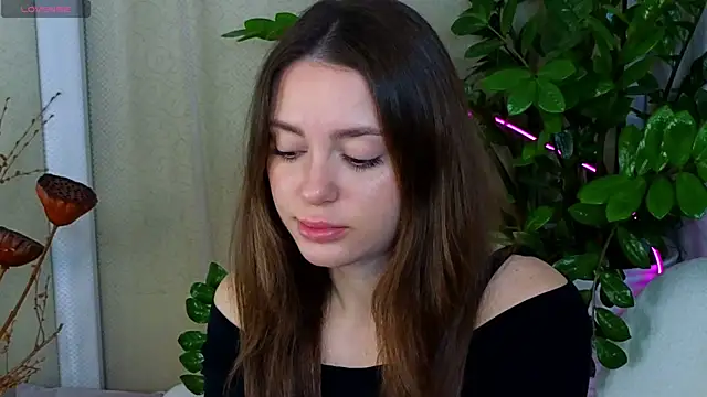 JulliRoss online show from 10/24/25, 05:17