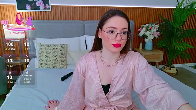 JulliRoss online show from 05/18/26, 05:02