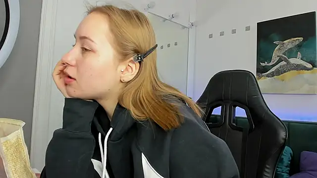 Melissa new22 online show from 11/27/25, 12:22