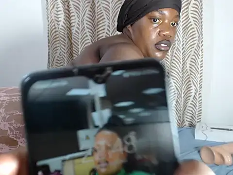 SweetBedroomEyez online show from 10/31/25, 08:49