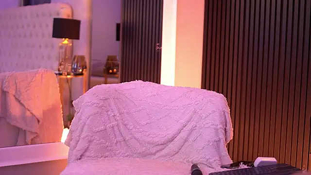LuxenNoir online show from 04/18/26, 05:54