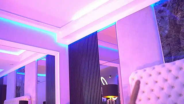 LuxenNoir online show from 04/11/26, 07:45