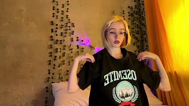 Kate mikki online show from 02/04/26, 04:51