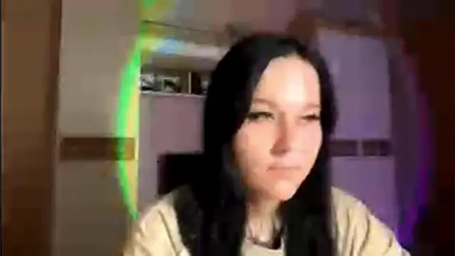 Snapshot of KristenGoodmon chatting on 10/17/25, 08:50 KristenGoodmon online show from 10/17/25, 08:50