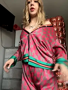 Snapshot of AngellnSilk chatting on 10/26/25, 06:47 AngellnSilk online show from 10/26/25, 06:47