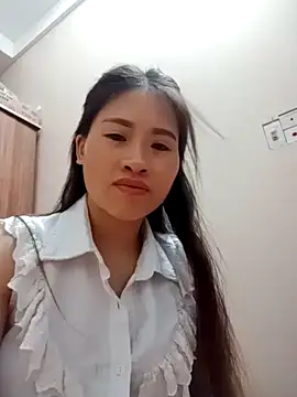 tuongvycute online show from 10/19/25, 01:58
