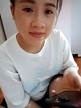 tuongvycute online show from 10/10/25, 01:12