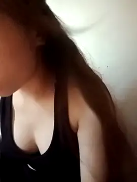tuongvycute online show from 10/15/25, 02:43