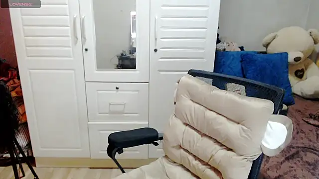 Snapshot of BellaMistressJhax chatting on 02/19/26, 06:05 BellaMistressJhax online show from 02/19/26, 06:05