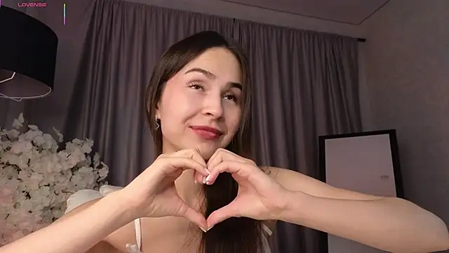 Snapshot of LionKierra chatting on 10/19/25, 02:47 LionKierra online show from 10/19/25, 02:47