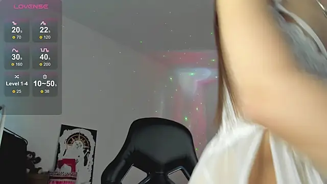 LionKierra online show from 11/17/25, 04:27