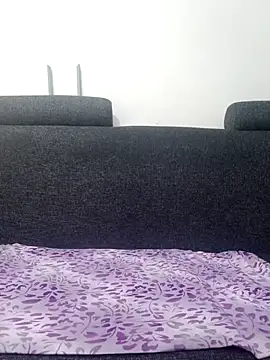 pontsho2004 online show from 10/18/25, 06:21