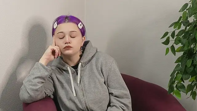 TraciBasco online show from 10/11/25, 11:55