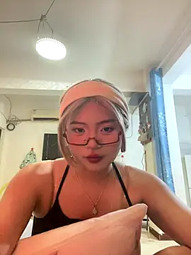 Snapshot of lan-xinh1 chatting on 10/14/25, 10:05 lan-xinh1 online show from 10/14/25, 10:05