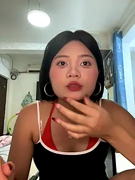 Snapshot of lan-xinh1 chatting on 10/17/25, 09:23 lan-xinh1 online show from 10/17/25, 09:23