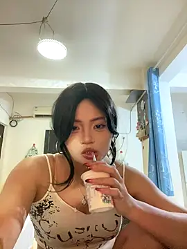 Snapshot of lan-xinh1 chatting on 10/13/25, 07:26 lan-xinh1 online show from 10/13/25, 07:26