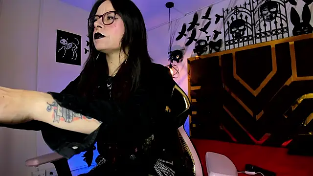 Evangelinejoness  online show from 11/11/25, 11:27