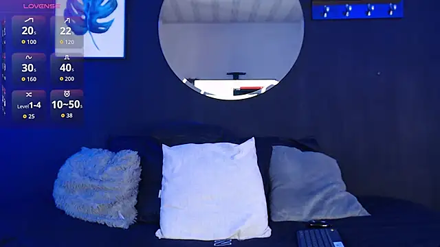 TamaraaRoss  online show from 11/21/25, 07:02