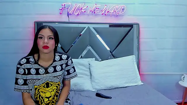 Snapshot of Innocent_Room1 chatting on 10/19/25, 06:43 Innocent Room1 online show from 10/19/25, 06:43