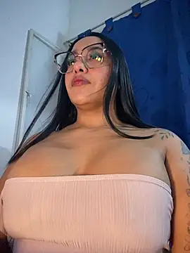 Snapshot of mis-violetha chatting on 07/13/26, 02:55 mis-violetha online show from 07/13/26, 02:55