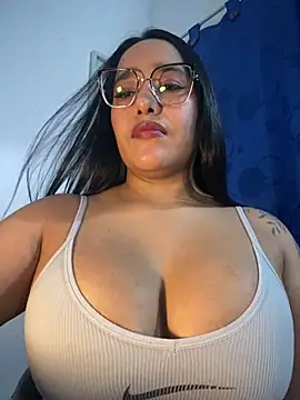 Snapshot of mis-violetha chatting on 07/17/26, 03:04 mis-violetha online show from 07/17/26, 03:04