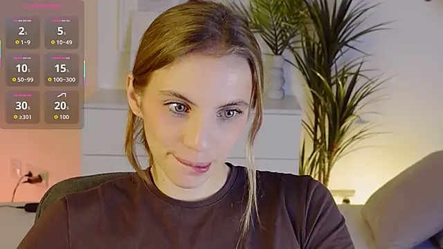 Snapshot of mia_silkk chatting on 11/19/25, 06:13 mia silkk online show from 11/19/25, 06:13