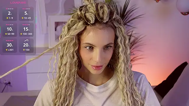 Snapshot of mia_silkk chatting on 11/06/25, 06:28 mia silkk online show from 11/06/25, 06:28