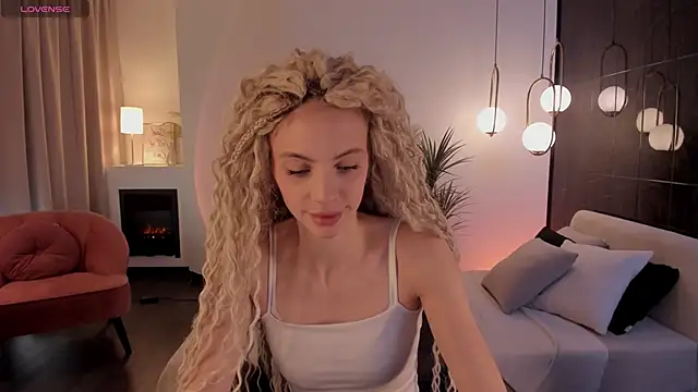 Snapshot of mia_silkk chatting on 10/20/25, 06:26 mia silkk online show from 10/20/25, 06:26