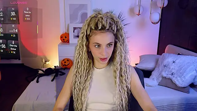 Snapshot of mia_silkk chatting on 10/31/25, 06:21 mia silkk online show from 10/31/25, 06:21