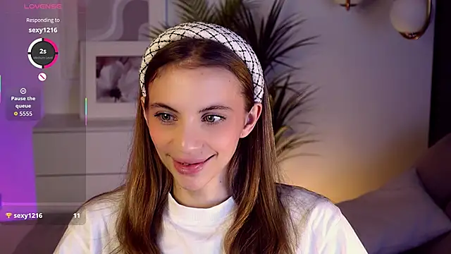 Snapshot of mia_silkk chatting on 11/14/25, 06:17 mia silkk online show from 11/14/25, 06:17