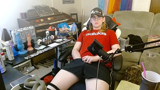 Snapshot of Kat_witha_Peen chatting on 10/26/25, 10:59 Kat witha Peen online show from 10/26/25, 10:59