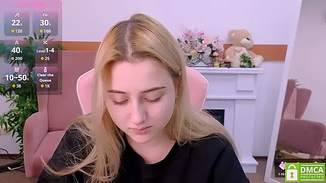 Lulu   Moon online show from 03/04/26, 10:06