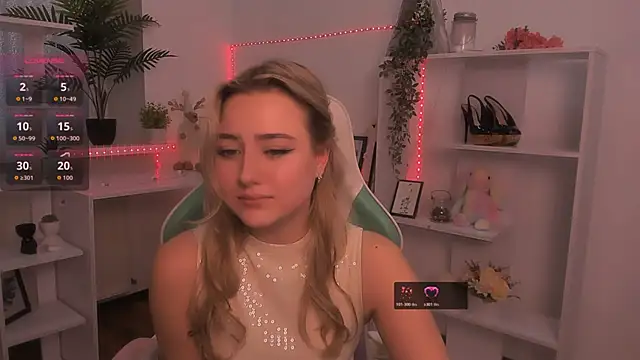 Lulu   Moon online show from 11/23/25, 08:35