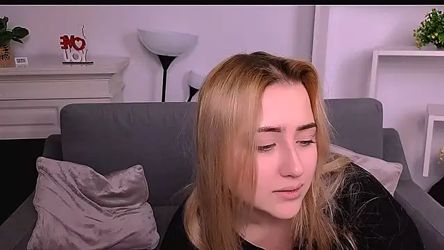 Lulu   Moon online show from 03/03/26, 09:55