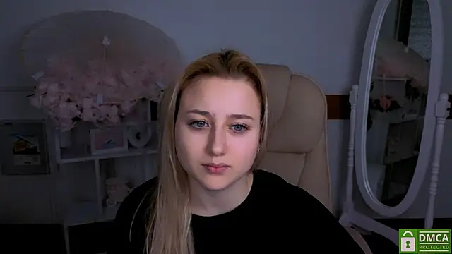 Lulu   Moon online show from 02/04/26, 09:43