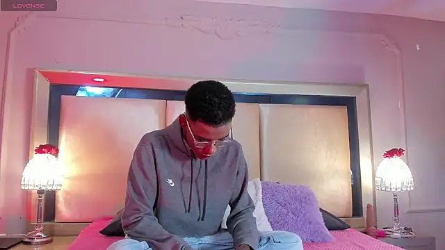 Snapshot of Charlie_Storm_ chatting on 03/03/26, 07:54 Charlie Storm online show from 03/03/26, 07:54