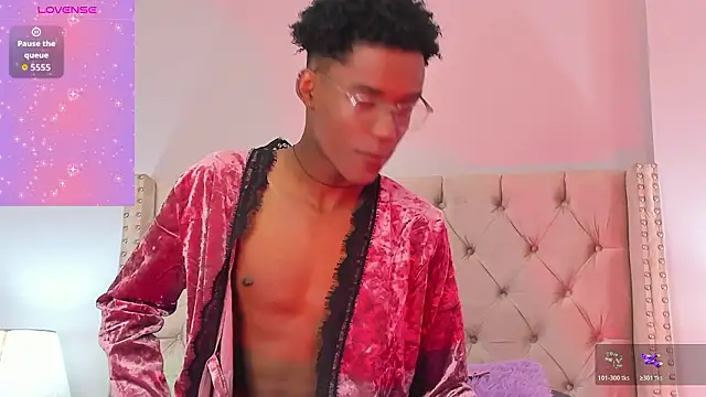 Snapshot of Charlie_Storm_ chatting on 02/11/26, 02:17 Charlie Storm online show from 02/11/26, 02:17