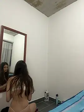 AlessiaLuxx online show from 03/18/26, 12:47