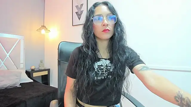 Maite black online show from 11/28/25, 02:45