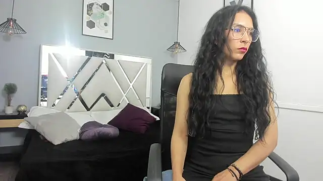 Maite black online show from 11/15/25, 02:37