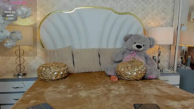 Alyssa tender online show from 10/15/25, 05:50
